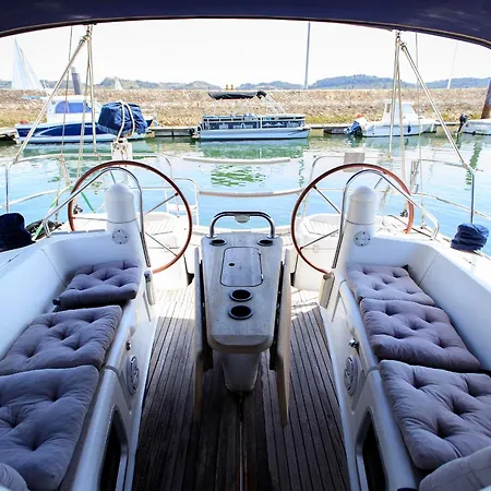 Salis - Jeanneau 39i بوتيل *