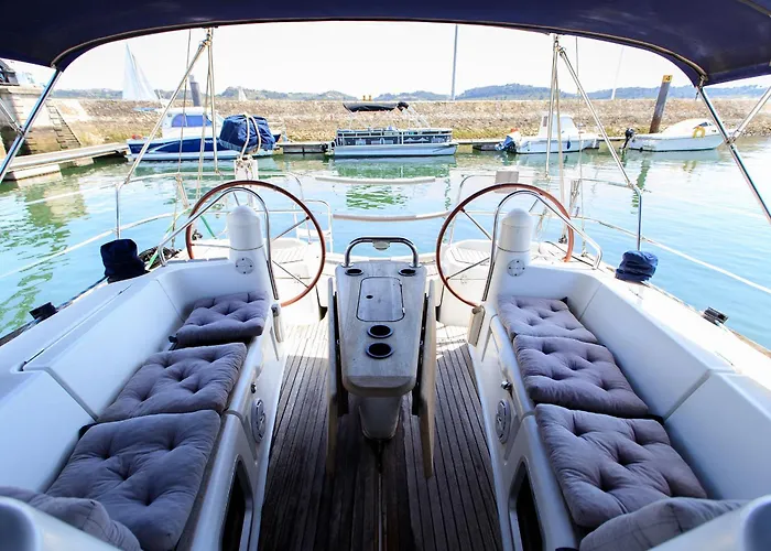 Salis - Jeanneau 39i 船屋 *